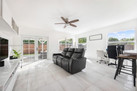 Купить виллу или дом в Майами, Флорида 3 спальни, 150.59м2, № 1954640 - фото 14