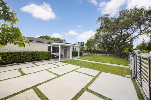 Купить виллу или дом в Майами, Флорида 3 спальни, 150.59м2, № 1954640 - фото 25