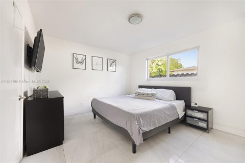 Купить виллу или дом в Майами, Флорида 3 спальни, 150.59м2, № 1954640 - фото 18