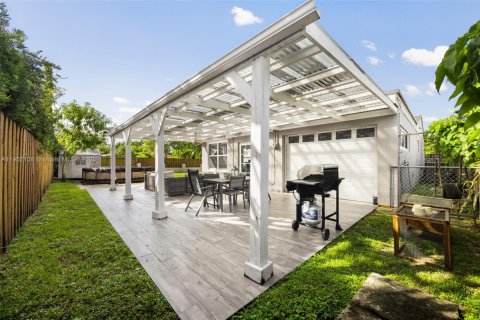 Купить виллу или дом в Майами, Флорида 3 спальни, 150.59м2, № 1954640 - фото 23