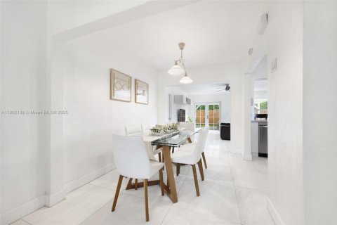 Купить виллу или дом в Майами, Флорида 3 спальни, 150.59м2, № 1954640 - фото 7