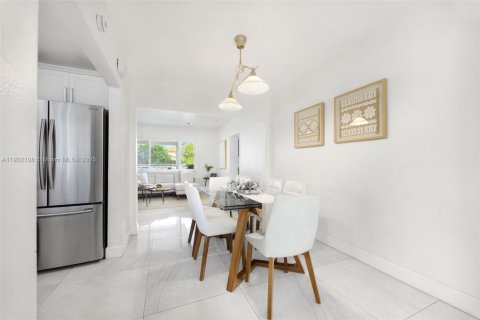 Купить виллу или дом в Майами, Флорида 3 спальни, 150.59м2, № 1954640 - фото 8