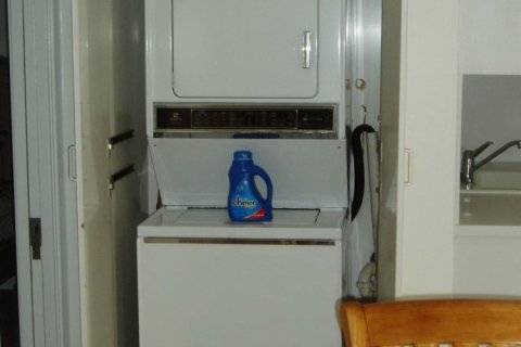 Propiedad comercial en alquiler en Hillsboro Beach, Florida, 2 dormitorios, 94.3 m2 № 1134920 - foto 1