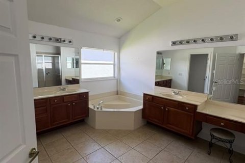 Casa en alquiler en Orlando, Florida, 5 dormitorios, 339.09 m2 № 2258834 - foto 23