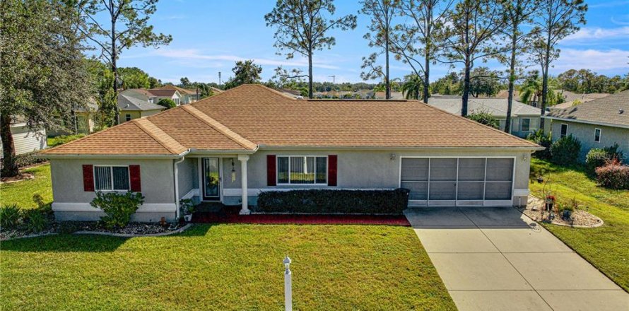 House in Summerfield, Florida 2 bedrooms, 153.47 sq.m. № 2097374