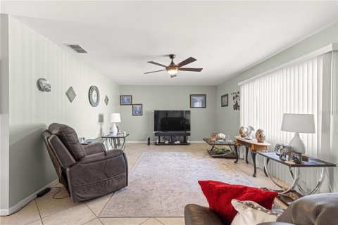 House in Summerfield, Florida 2 bedrooms, 153.47 sq.m. № 2097374 - photo 11