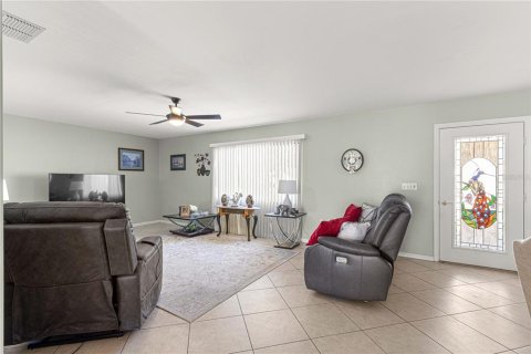 House in Summerfield, Florida 2 bedrooms, 153.47 sq.m. № 2097374 - photo 10