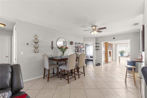 House in Summerfield, Florida 2 bedrooms, 153.47 sq.m. № 2097374 - photo 13