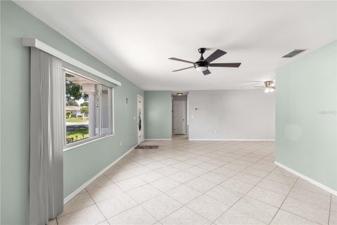 House in Summerfield, Florida 2 bedrooms, 153.47 sq.m. № 2097374 - photo 5