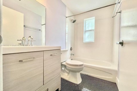 Condominio en venta en Miami Beach, Florida, 1 dormitorio, 49.24 m2 № 2018196 - foto 17