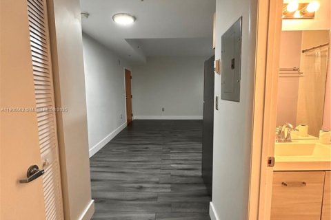 Condominio en venta en Miami Beach, Florida, 1 dormitorio, 49.24 m2 № 2018196 - foto 11