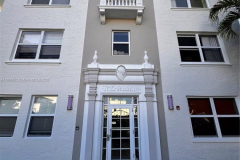 Кондоминиум с 1 спальней в Майами-Бич, Флорида № 2018196