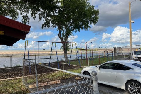 Copropriété à louer à Miami, Floride: 2 chambres, 73.67 m2 № 1956780 - photo 25