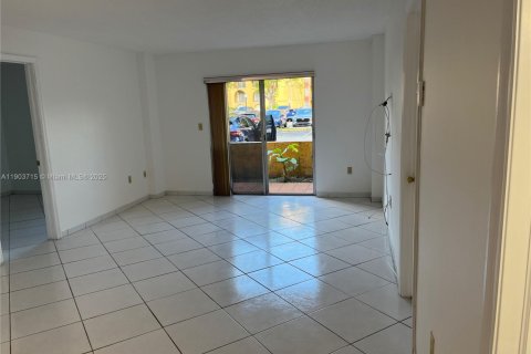 Copropriété à louer à Miami, Floride: 2 chambres, 73.67 m2 № 1956780 - photo 8
