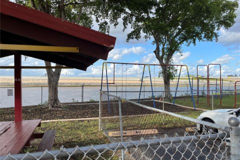 Copropriété à louer à Miami, Floride: 2 chambres, 73.67 m2 № 1956780 - photo 24