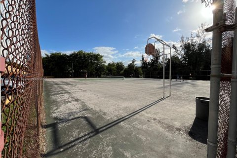 Copropriété à louer à Miami, Floride: 2 chambres, 73.67 m2 № 1956780 - photo 17