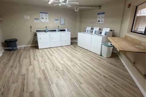 Copropriété à vendre à Miami, Floride: 2 chambres, 89.65 m2 № 2001319 - photo 4