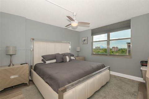Condo in Pompano Beach, Florida, 2 bedrooms  № 1707297 - photo 18