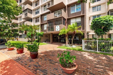 Copropriété à vendre à Pompano Beach, Floride: 2 chambres, 84.63 m2 № 1707297 - photo 21