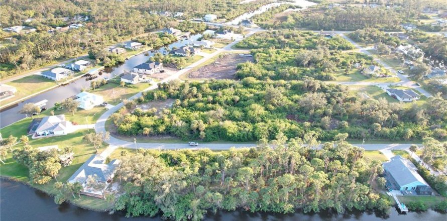 Land in Port Charlotte, Florida № 1517771
