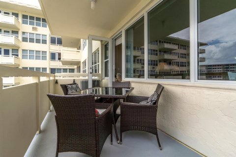 Condo in Fort Lauderdale, Florida, 1 bedroom  № 2077596 - photo 28