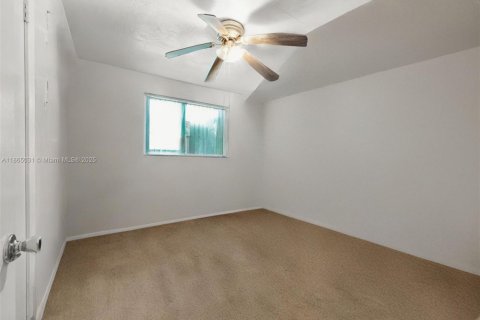 Casa en venta en Miami, Florida, 3 dormitorios, 96.62 m2 № 1893258 - foto 13