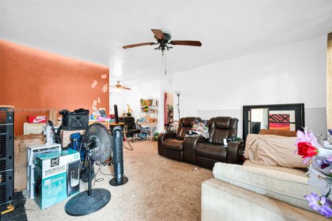 Casa en venta en Miami, Florida, 3 dormitorios, 96.62 m2 № 1893258 - foto 9