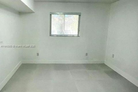 Снять в аренду виллу или дом в Майами, Флорида 3 спальни, № 1973979 - фото 5