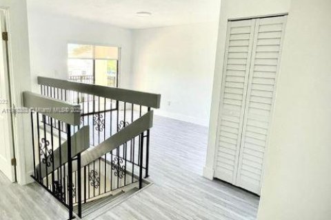 Снять в аренду виллу или дом в Майами, Флорида 3 спальни, № 1973979 - фото 6