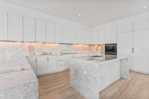 Copropriété à vendre à Tampa, Floride: 4 chambres, 517.19 m2 № 1905944 - photo 8