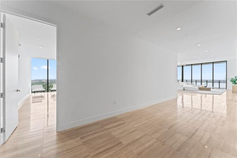 Copropriété à vendre à Tampa, Floride: 4 chambres, 517.19 m2 № 1905944 - photo 16