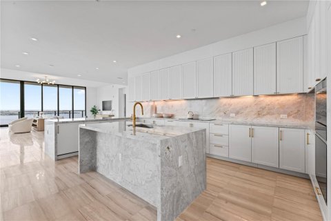 Copropriété à vendre à Tampa, Floride: 4 chambres, 517.19 m2 № 1905944 - photo 9