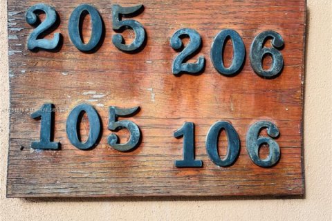 Купить коммерческую недвижимость в Майами-Спрингс, Флорида 1563.17м2, № 2035021 - фото 24