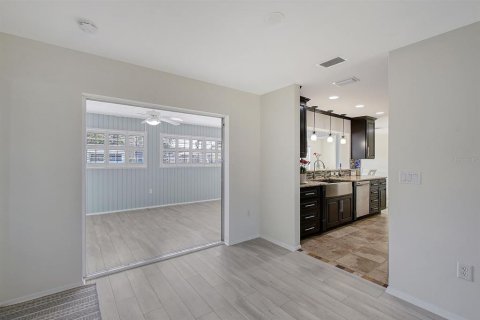 House in Sarasota, Florida 2 bedrooms, 168.71 sq.m. № 1538606 - photo 16