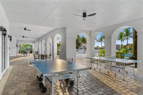 House in Doral, Florida 4 bedrooms, 187.29 sq.m. № 1897776 - photo 8