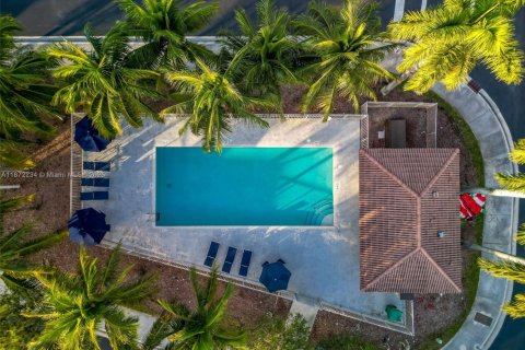 House in Doral, Florida 4 bedrooms, 187.29 sq.m. № 1897776 - photo 5