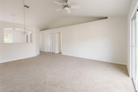 House in Palm Coast, Florida 3 bedrooms, 127.09 sq.m. № 1834753 - photo 5