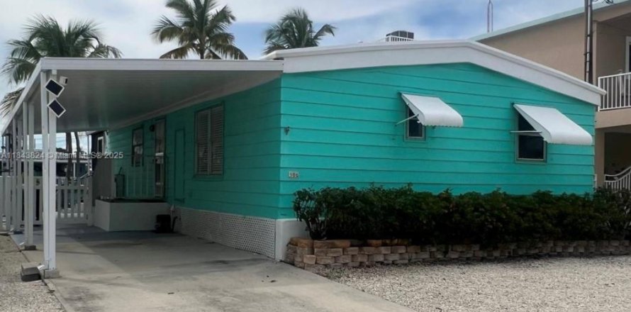 House in Key Largo, Florida 2 bedrooms № 1845998