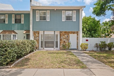 Adosado en venta en Tampa, Florida, 3 dormitorios, 193.42 m2 № 1687021 - foto 1
