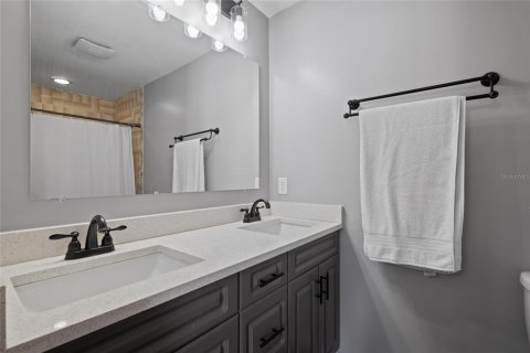 Adosado en venta en Tampa, Florida, 3 dormitorios, 193.42 m2 № 1687021 - foto 17