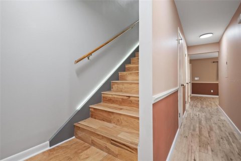 Adosado en venta en Tampa, Florida, 3 dormitorios, 193.42 m2 № 1687021 - foto 12