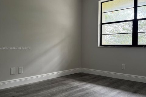 Снять в аренду кондоминиум в Корал-Спрингс, Флорида 2 спальни, 80.82м2, № 1952818 - фото 6