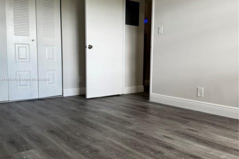 Снять в аренду кондоминиум в Корал-Спрингс, Флорида 2 спальни, 80.82м2, № 1952818 - фото 9