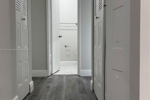 Снять в аренду кондоминиум в Корал-Спрингс, Флорида 2 спальни, 80.82м2, № 1952818 - фото 5