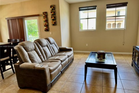 Condominio en venta en Doral, Florida, 3 dormitorios, 119.29 m2 № 2021313 - foto 8