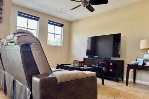 Condominio en venta en Doral, Florida, 3 dormitorios, 119.29 m2 № 2021313 - foto 6