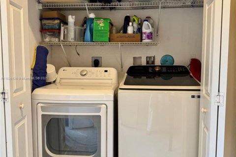 Condominio en venta en Doral, Florida, 3 dormitorios, 119.29 m2 № 2021313 - foto 21