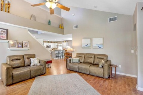 House in Tampa, Florida 3 bedrooms, 174.38 sq.m. № 1774652 - photo 18