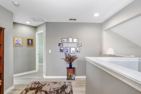 House in Tampa, Florida 3 bedrooms, 174.38 sq.m. № 1774652 - photo 24