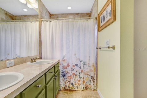 House in Tampa, Florida 3 bedrooms, 174.38 sq.m. № 1774652 - photo 23